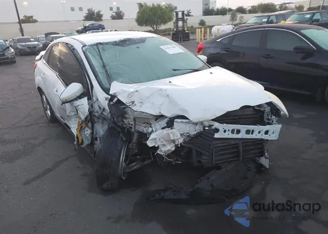 2014 Ford Focus Se z USA, uszkodzony, nr VIN 1FADP3F25EL169496